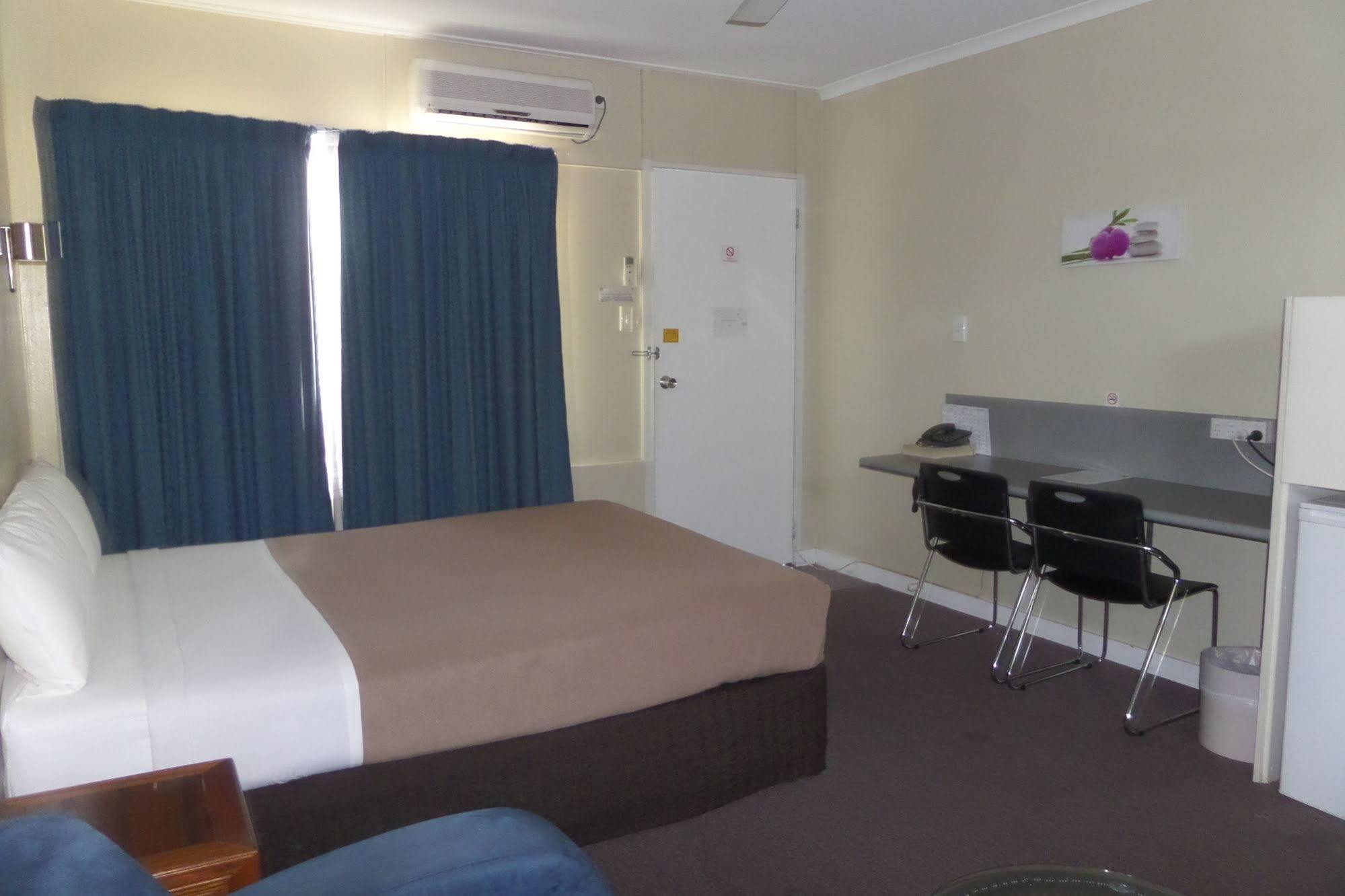 Moondarra Motel Innisfail Exterior foto